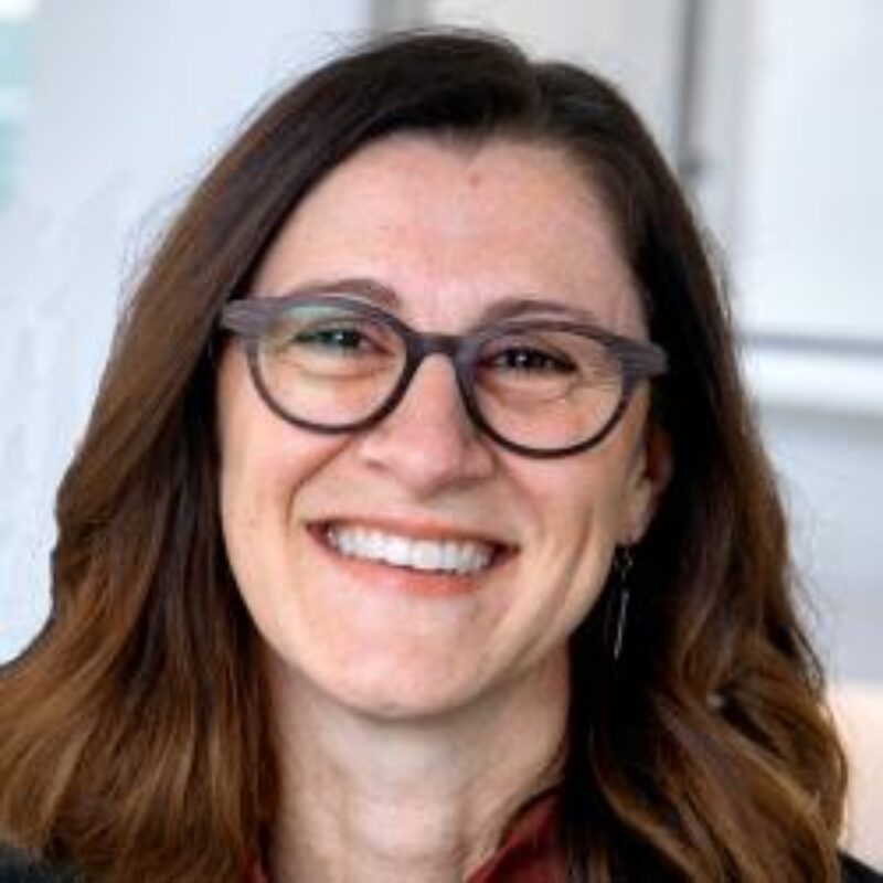 taryn bauerle headshot